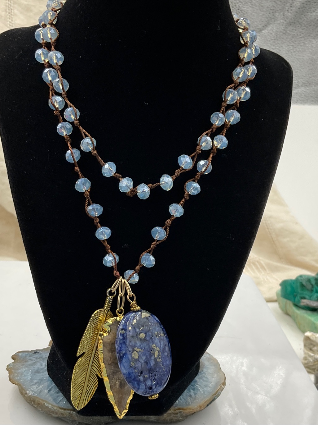 Handcrafted 36âNecklacew/Faceted Beads&3pendants:Feather, Arrowhead& Lapis Stone